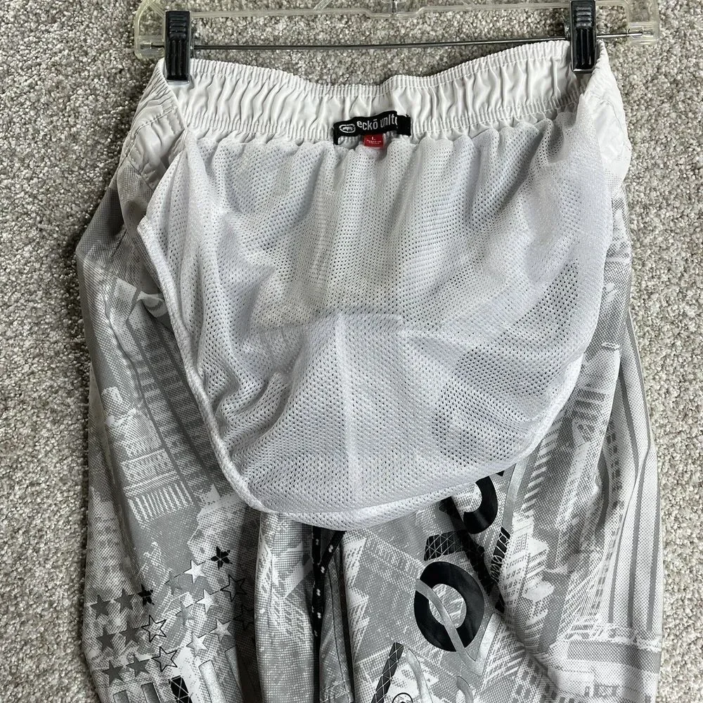 Ecko Unltd Lined Shorts Large White Building City AOP‎